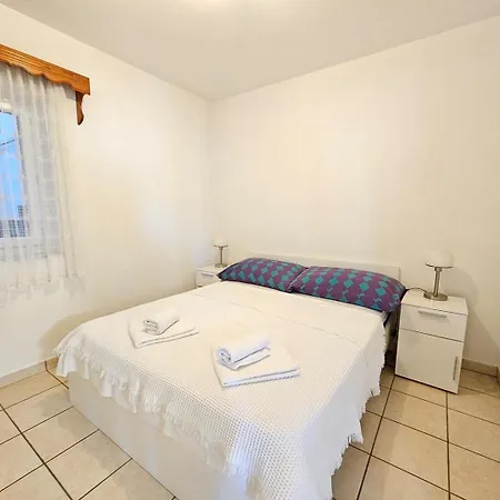 Apartment Keti 1 Nv - For 3 Persons Novi Vinodolski
