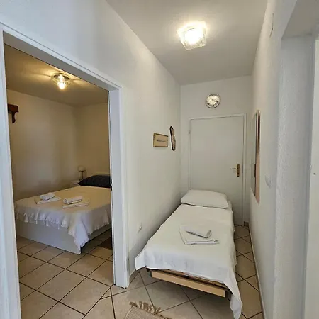 Keti 1 Nv - For 3 Persons *